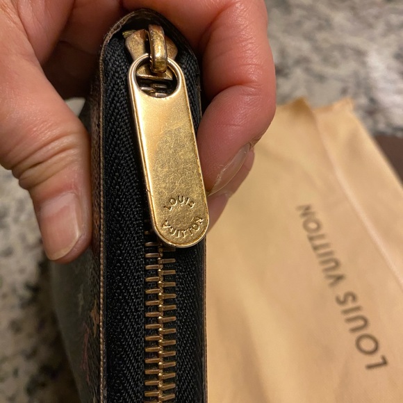 Authentic Louis Vuitton Monogram-Multicolor Zippy Wallet. - Picture 8 of 16